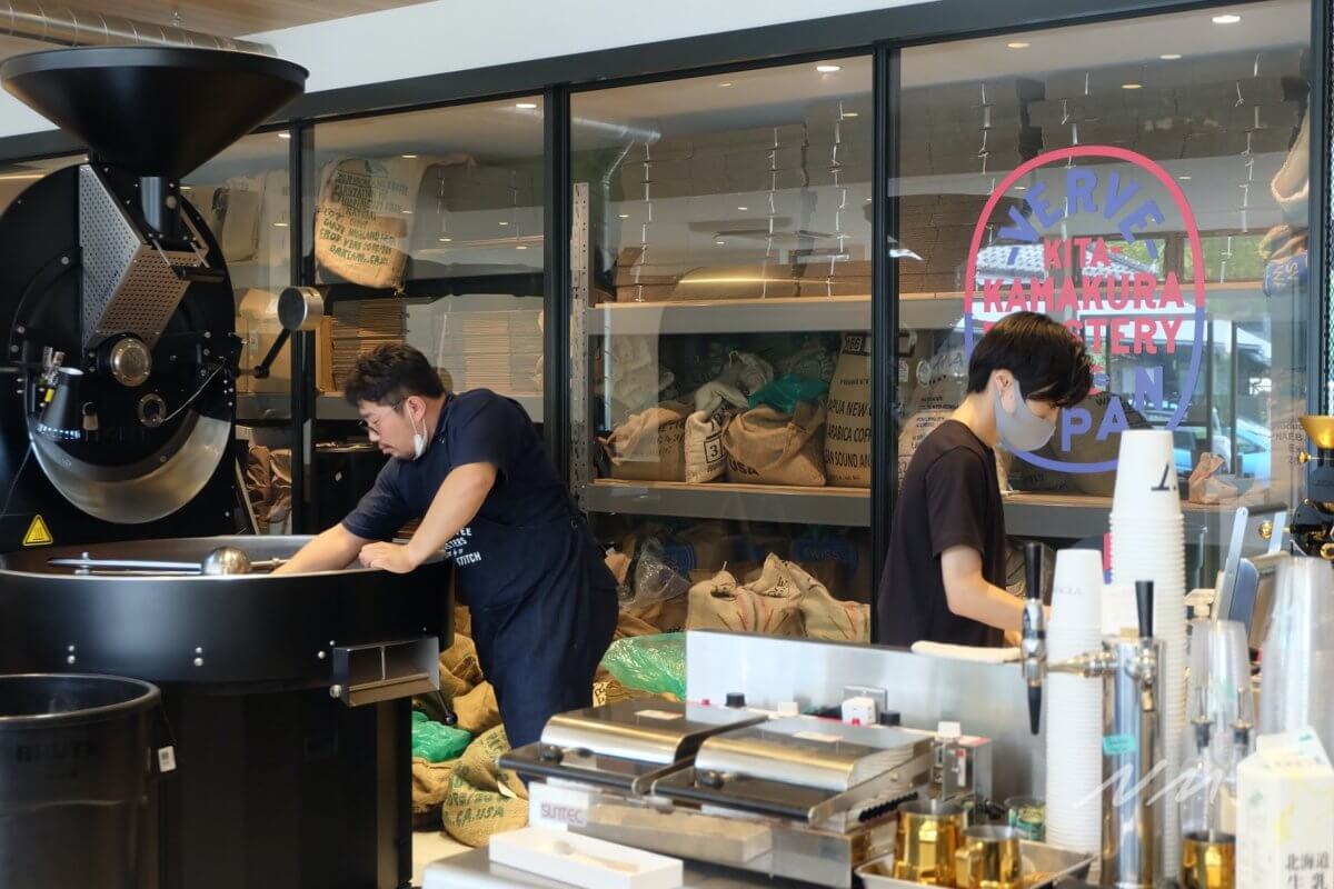 ヴァーヴ コーヒー ロースターズ北鎌倉店｜焙煎所併設のカフェで